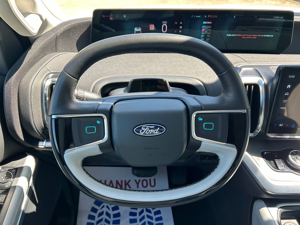 Used 2025 Ford Expedition Platinum image 16