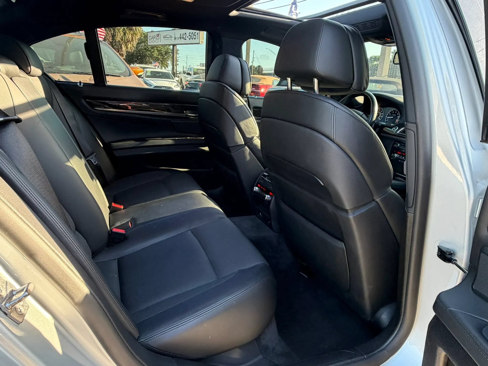 Used 2011 BMW 750i RWD image 12