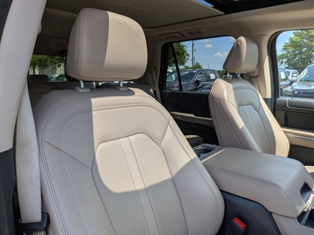 Used 2024 Ford Expedition Limited RWD image 46