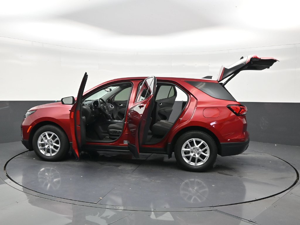 Used 2024 Chevrolet Equinox LT FWD image 29