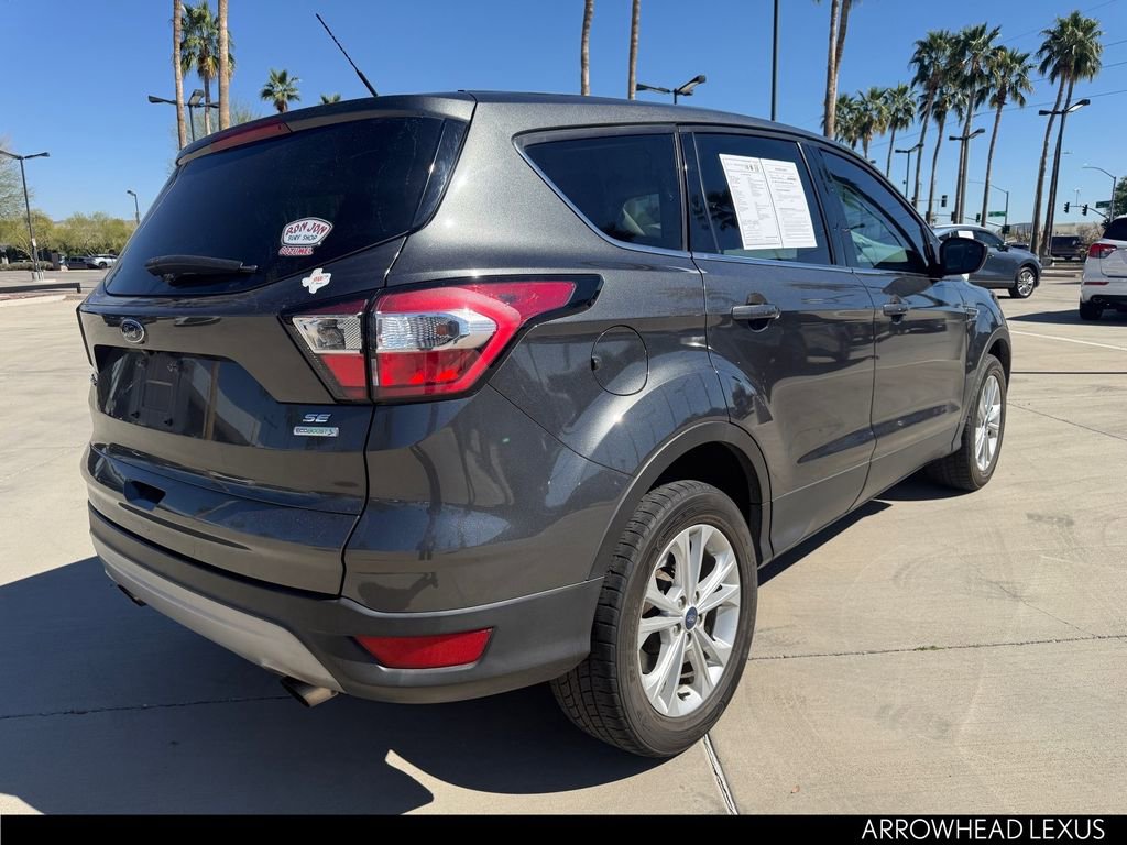 Used 2017 Ford Escape SE image 6