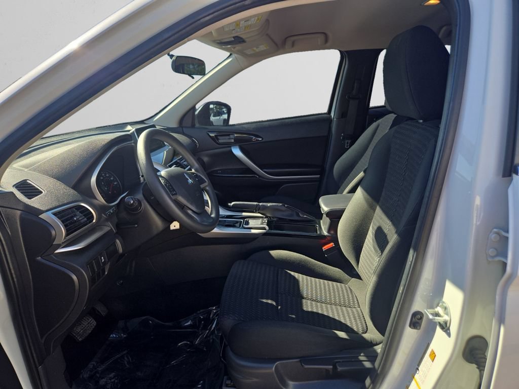Used 2020 Mitsubishi Eclipse Cross LE FWD image 10
