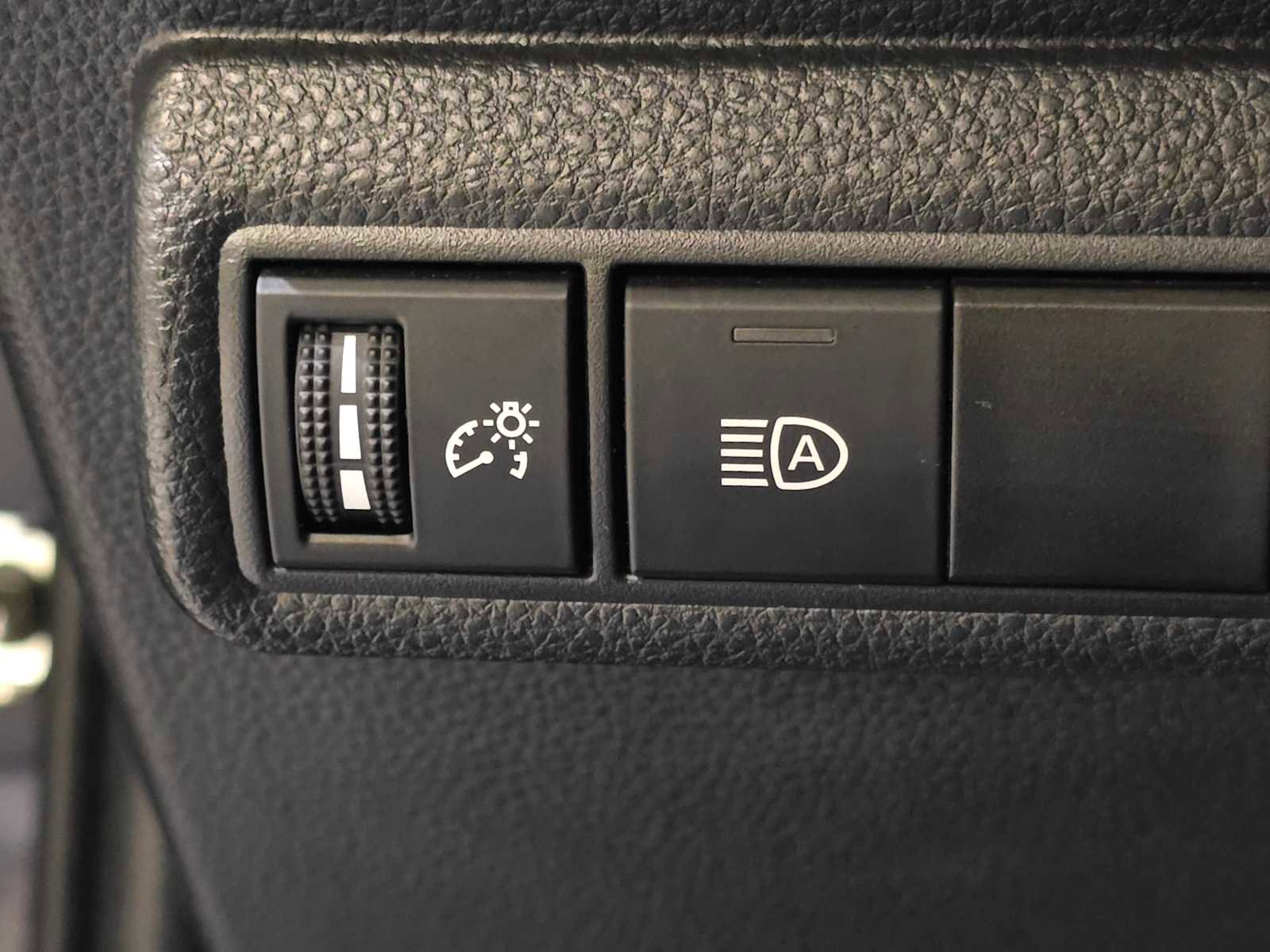 Certified 2022 Toyota Corolla XLE w/ Carpet Mat Package (TMS) FWD image 19