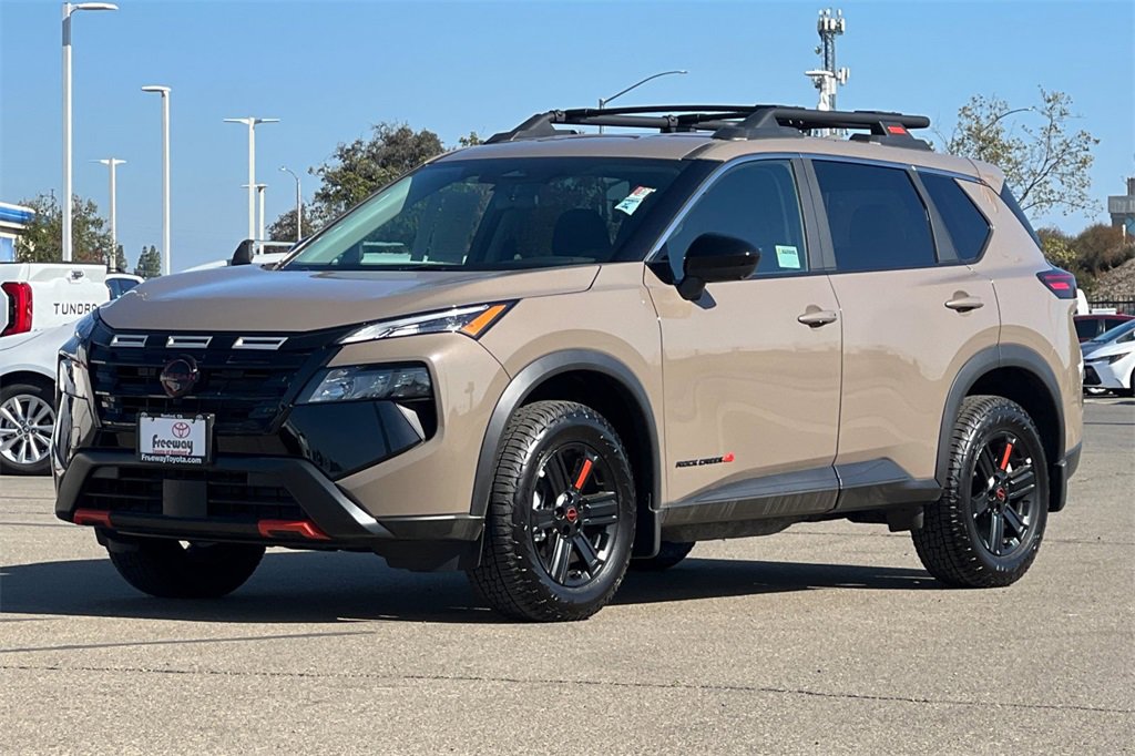 Used 2025 Nissan Rogue SV image 10