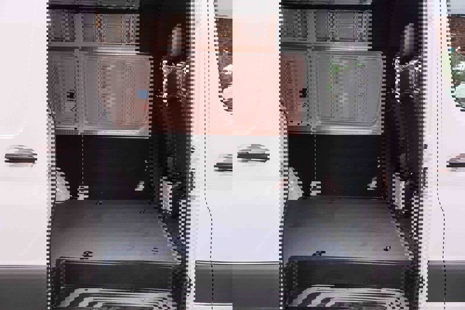 Used 2024 Mercedes-Benz Sprinter 2500 image 19