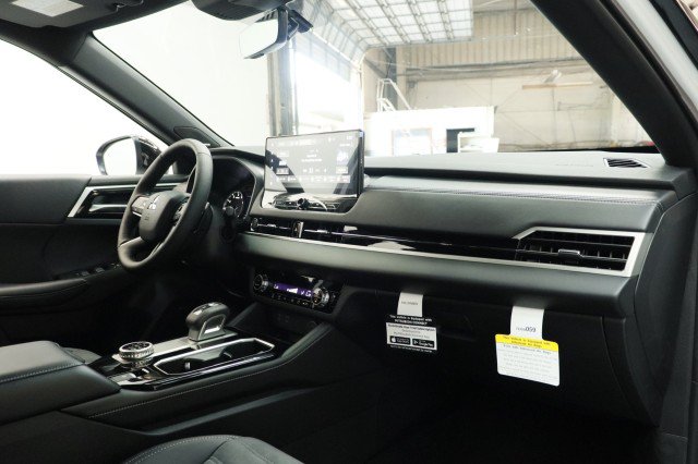 New 2026 Mitsubishi Outlander LE FWD image 16
