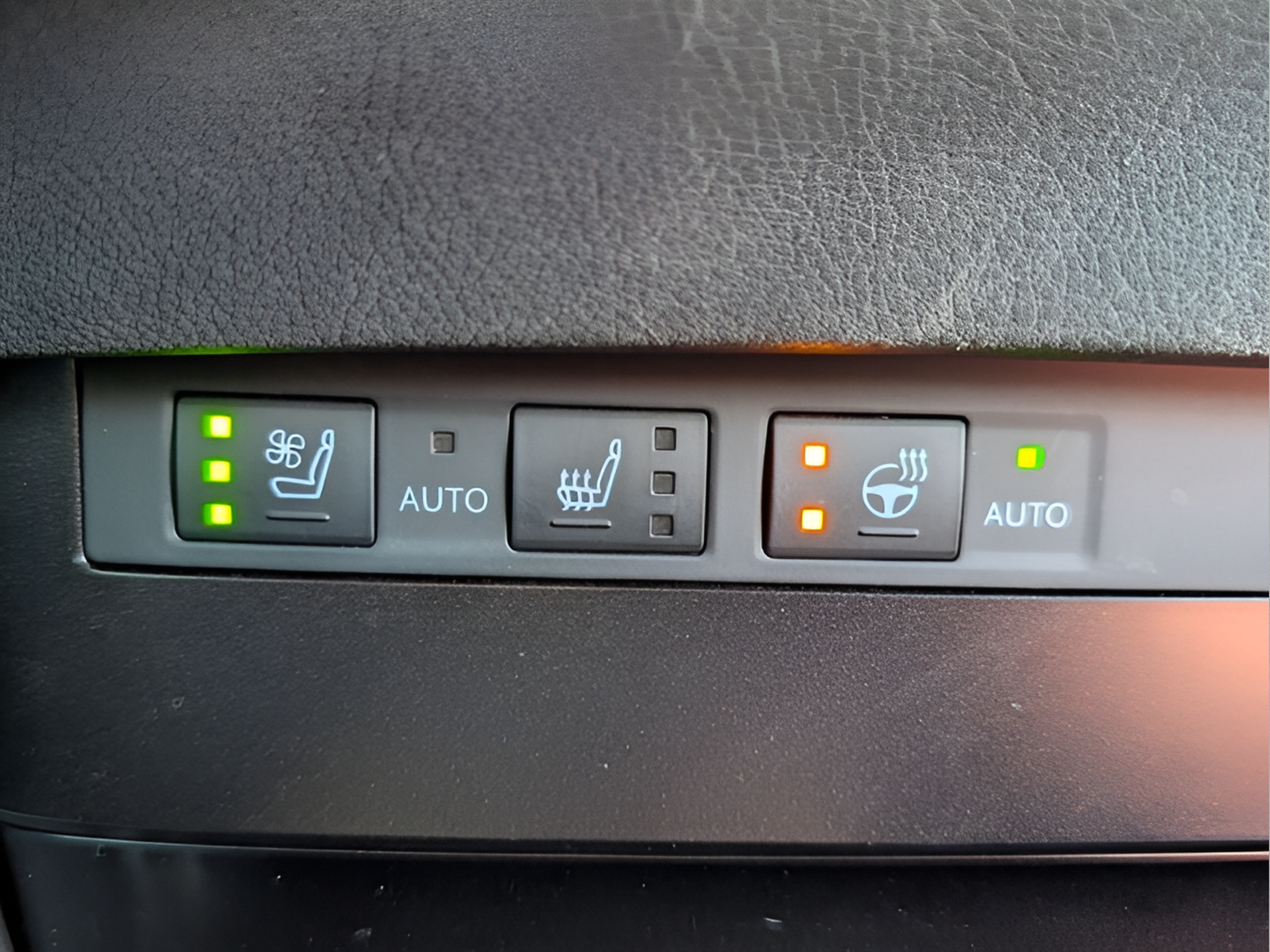 Used 2024 Lexus ES 350 F Sport w/ Accessory Package (Z2) FWD image 20