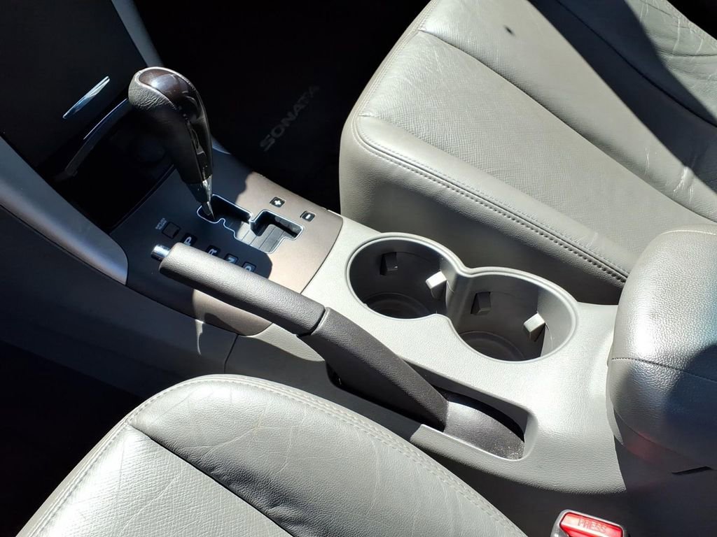 Used 2009 Hyundai Sonata Limited FWD image 18