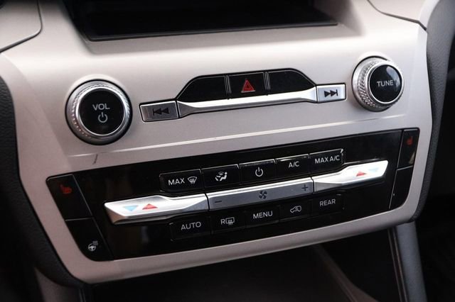 Certified 2024 Ford Explorer XLT w/ Equipment Group 202A AWD/4WD image 19