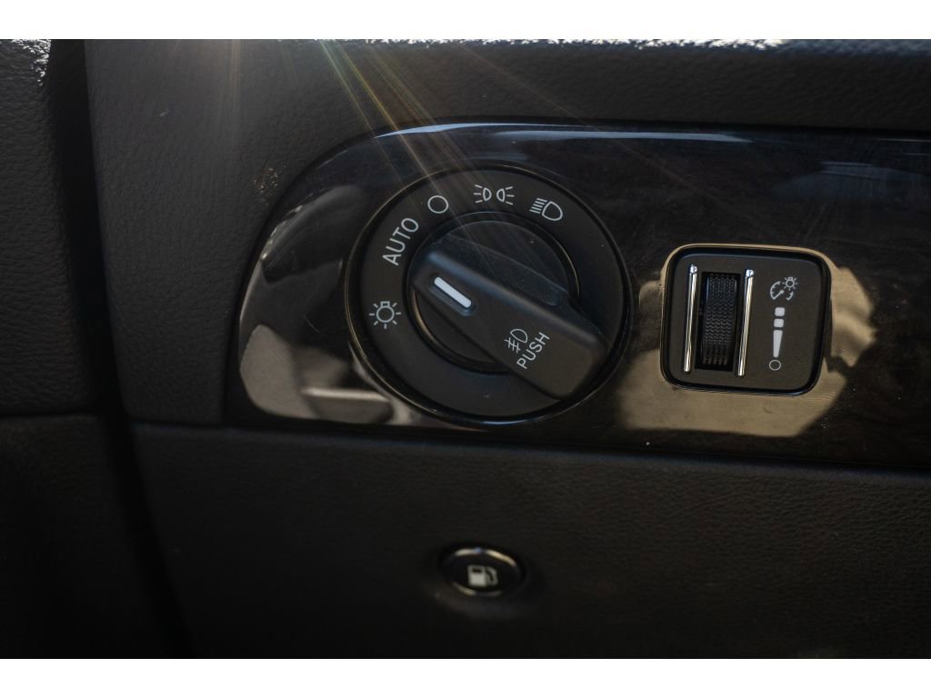 Used 2016 Dodge Durango Limited w/ Nav & Power Liftgate Group RWD image 27
