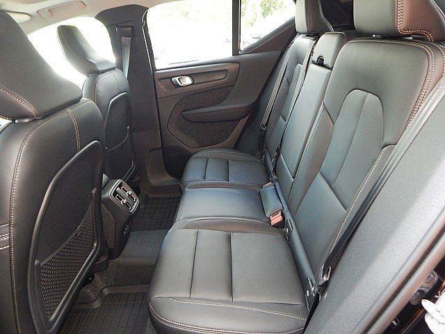 Used 2026 Volvo XC40 B5 Plus w/ Protection Package Premier AWD/4WD image 13