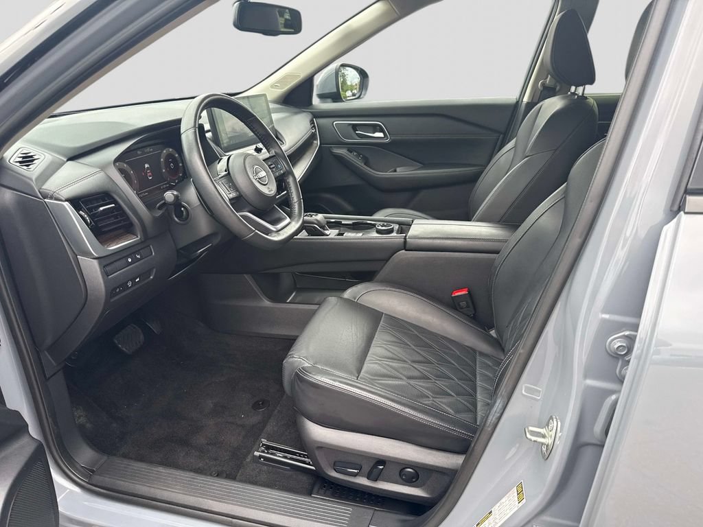 Certified 2024 Nissan Rogue Platinum w/ Platinum Premium Package AWD/4WD image 18