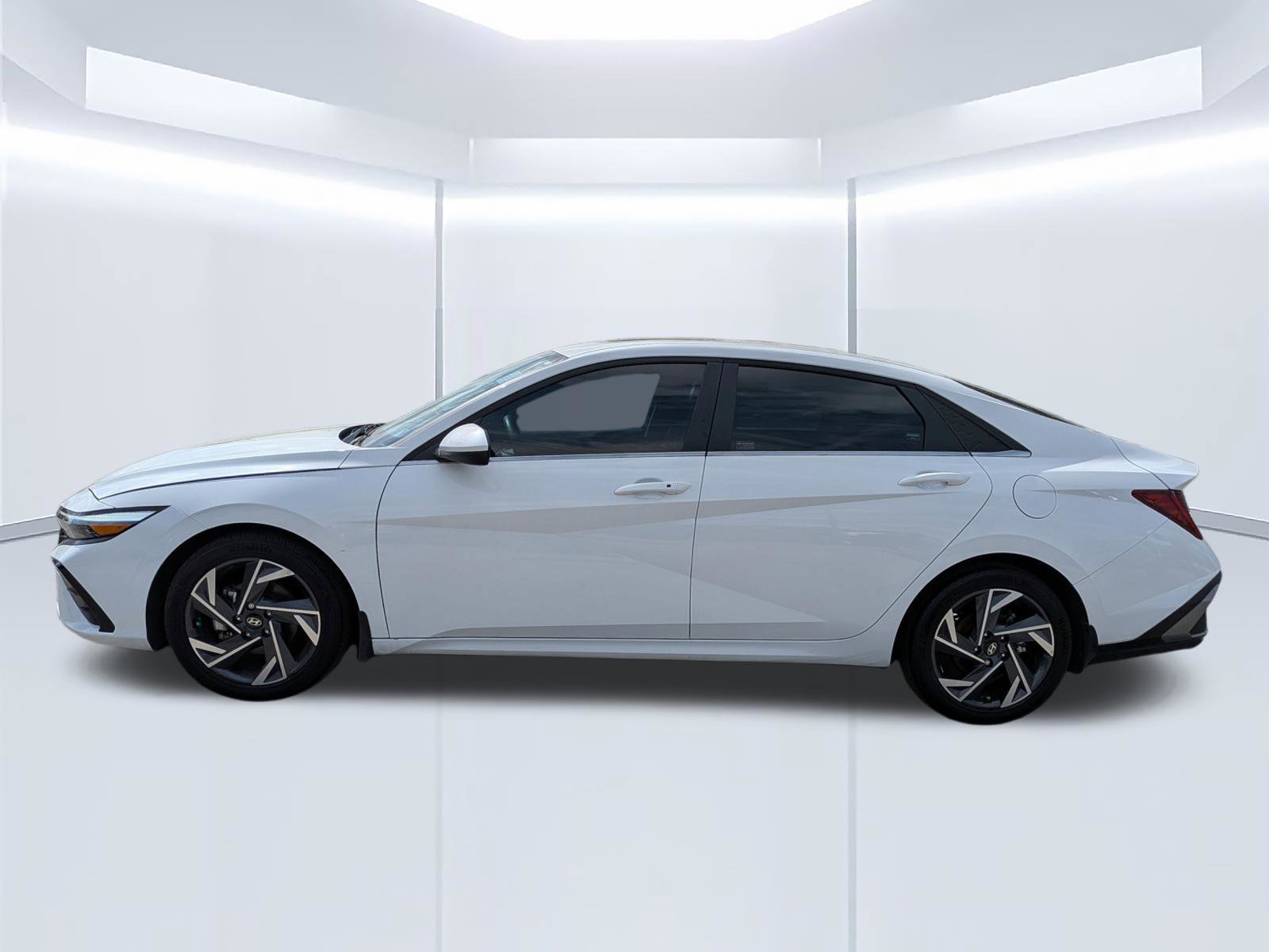 Certified 2025 Hyundai Elantra SEL FWD image 7