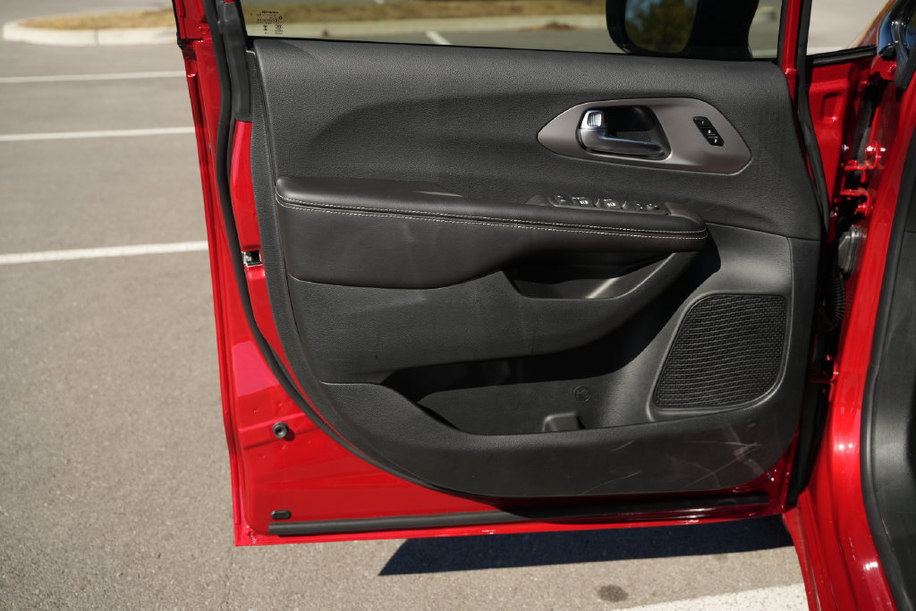 New 2027 Chrysler Pacifica Limited FWD image 13