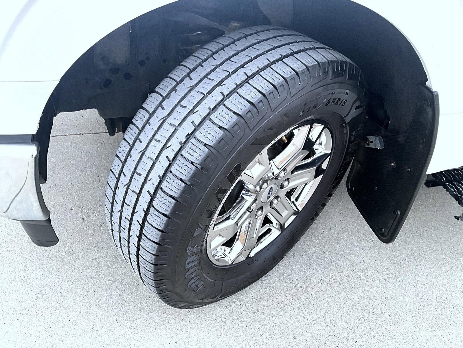 Used 2023 Ford F150 Lariat w/ Trailer Tow Package image 26