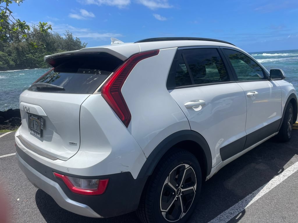 Used 2023 Kia Niro EX FWD image 7
