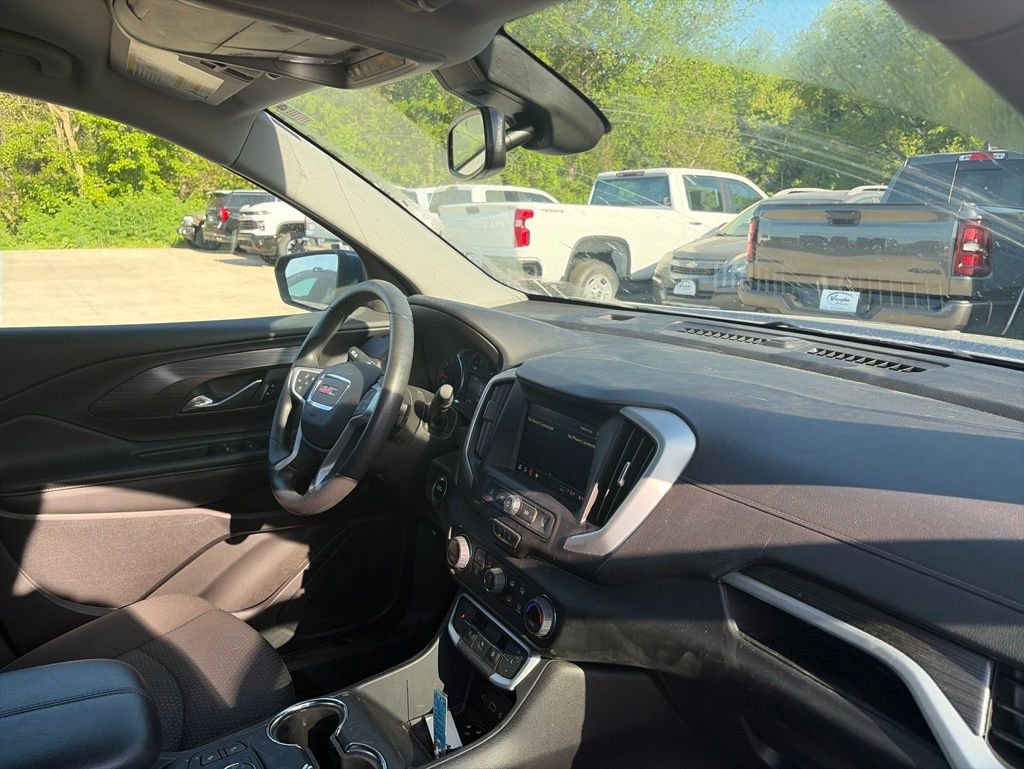 Used 2024 GMC Terrain SLE w/ Driver Convenience Package AWD/4WD image 15