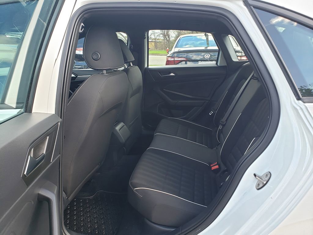 Used 2022 Volkswagen Jetta Sport image 12