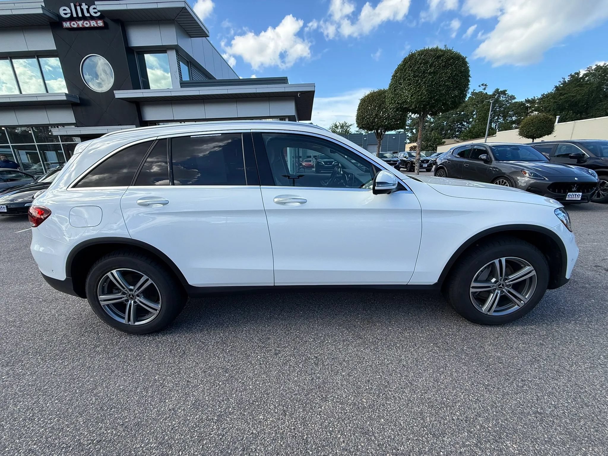 Used 2022 Mercedes-Benz GLC 300 4MATIC w/ Multimedia Package Lite image 8