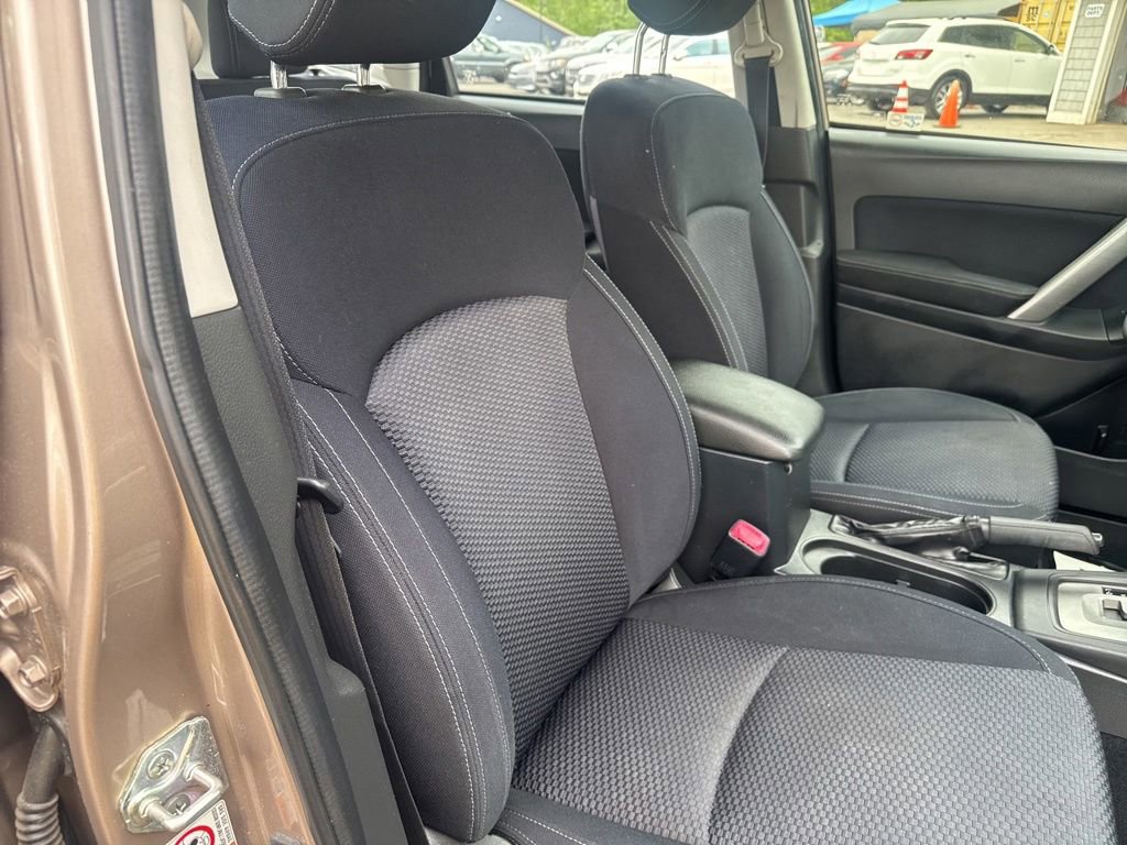 Used 2014 Subaru Forester 2.5i AWD/4WD image 37