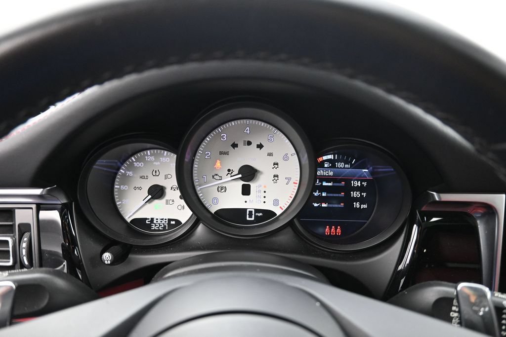 Certified 2024 Porsche Macan S AWD/4WD image 19