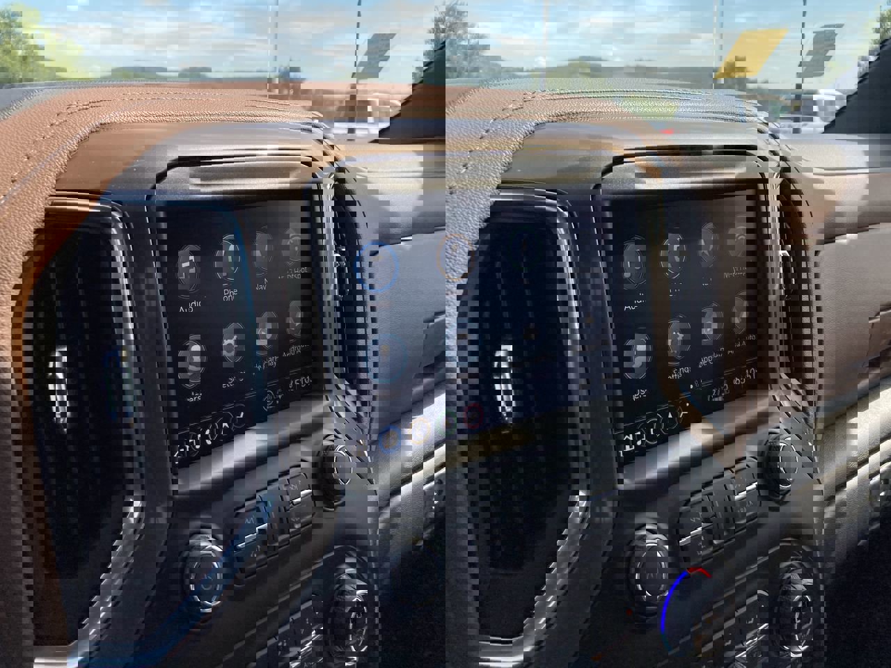 Used 2022 Chevrolet Silverado 2500 High Country w/ Z71 Off-Road Package image 32