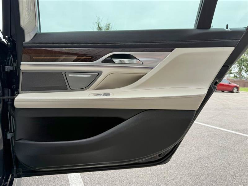 Used 2016 BMW 740i RWD image 31