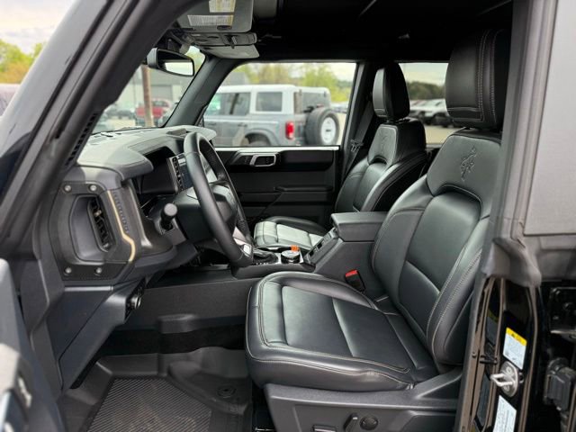 Used 2025 Ford Bronco Badlands AWD/4WD image 14