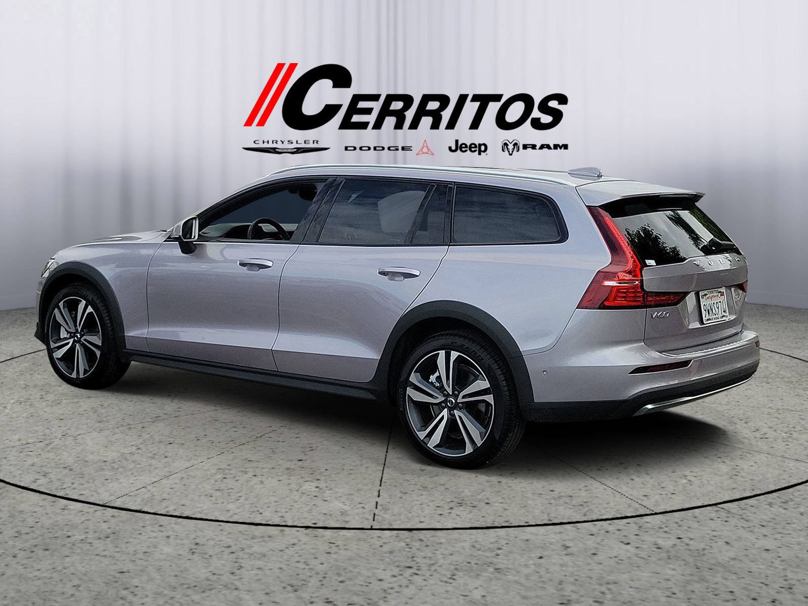 Used 2026 Volvo V60 B5 Cross Country Plus w/ Climate Package AWD/4WD video 2