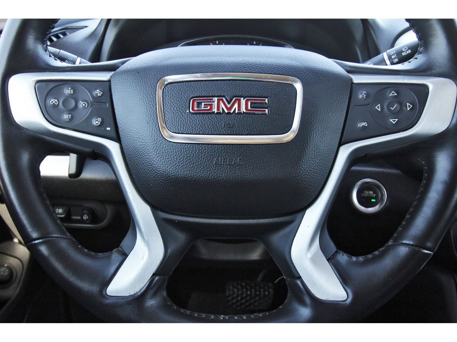 Used 2022 GMC Terrain SLT w/ Tech Package image 17