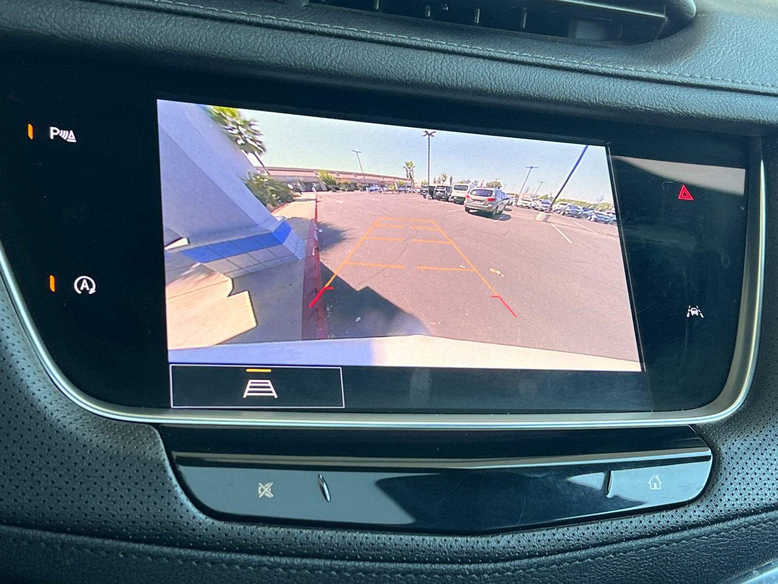 Certified 2025 Cadillac XT6 Luxury FWD image 19