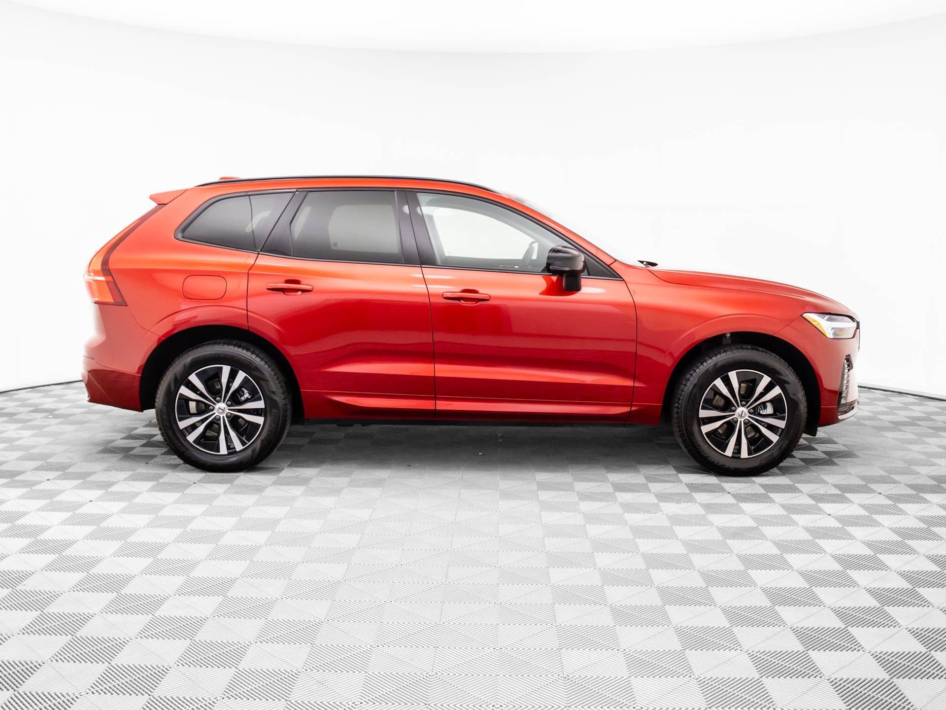 Used 2025 Volvo XC60 B5 Core w/ Protection Package Premier image 6