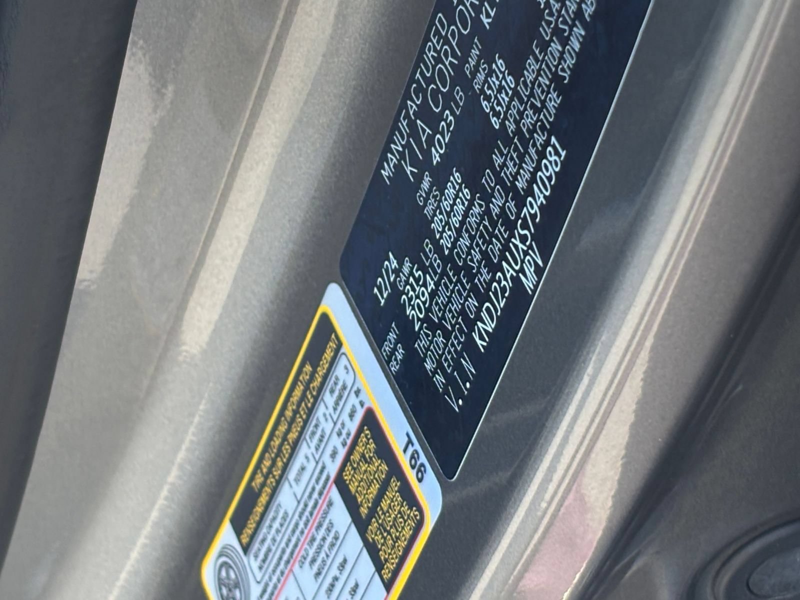 Used 2025 Kia Soul LX w/ LX Technology Package FWD image 29