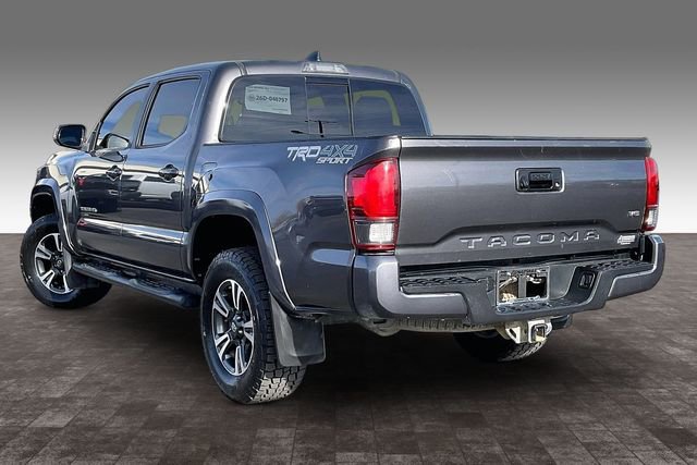 Used 2018 Toyota Tacoma TRD Sport image 12
