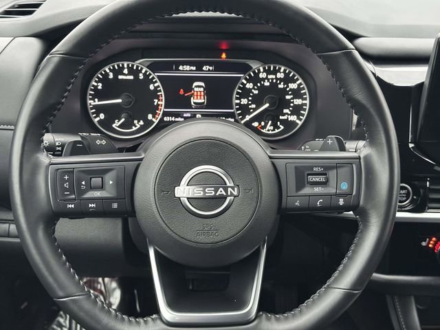 Used 2024 Nissan Pathfinder SV w/ Black Appearance Package image 23