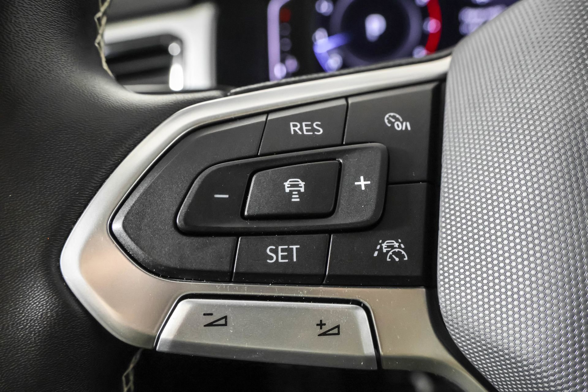 Certified 2022 Volkswagen Atlas SEL image 28