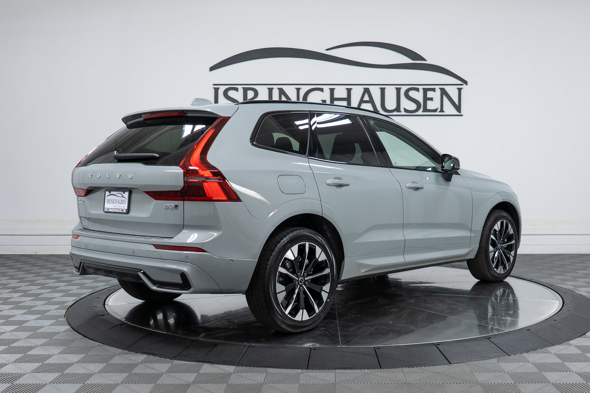 New 2027 Volvo XC60 B5 Plus AWD/4WD image 5