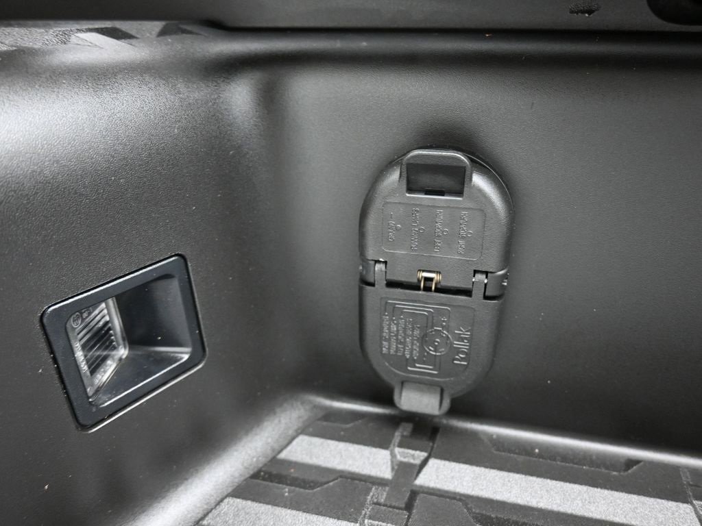 Used 2024 Nissan Frontier SV w/ SV Convenience Package image 47