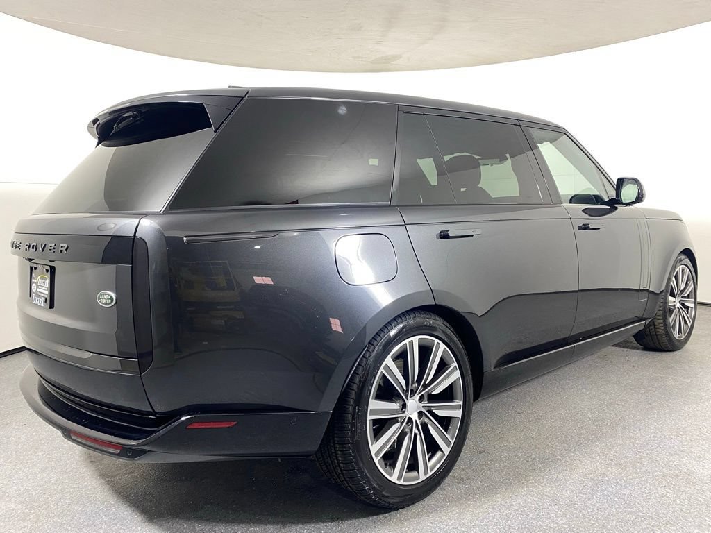 Used 2023 Land Rover Range Rover Long Wheelbase SE AWD/4WD image 5