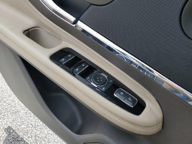 Used 2023 Lincoln Corsair FWD w/ Equipment Group 102A image 36