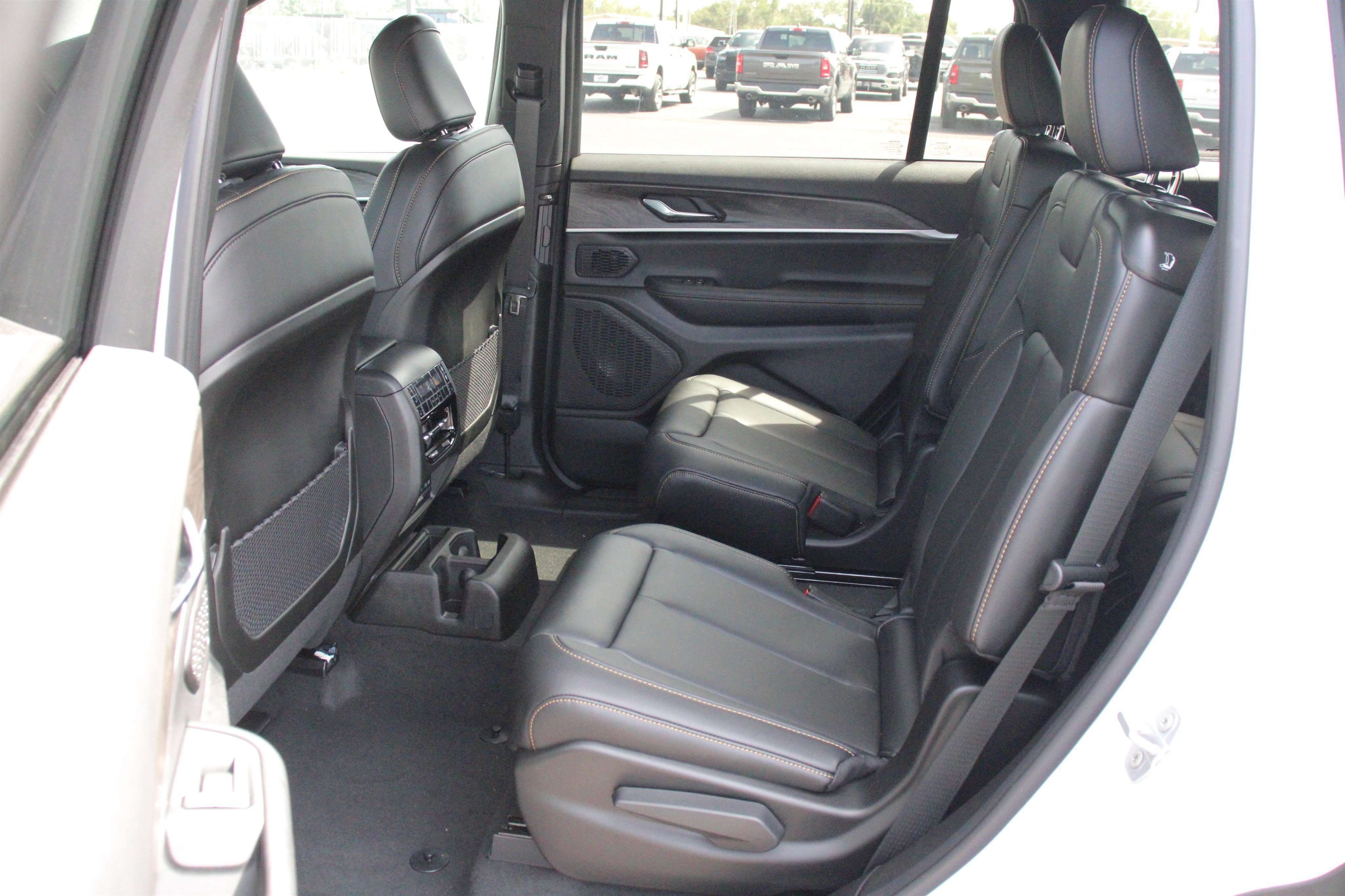 New 2026 Jeep Grand Cherokee L Limited AWD/4WD image 23
