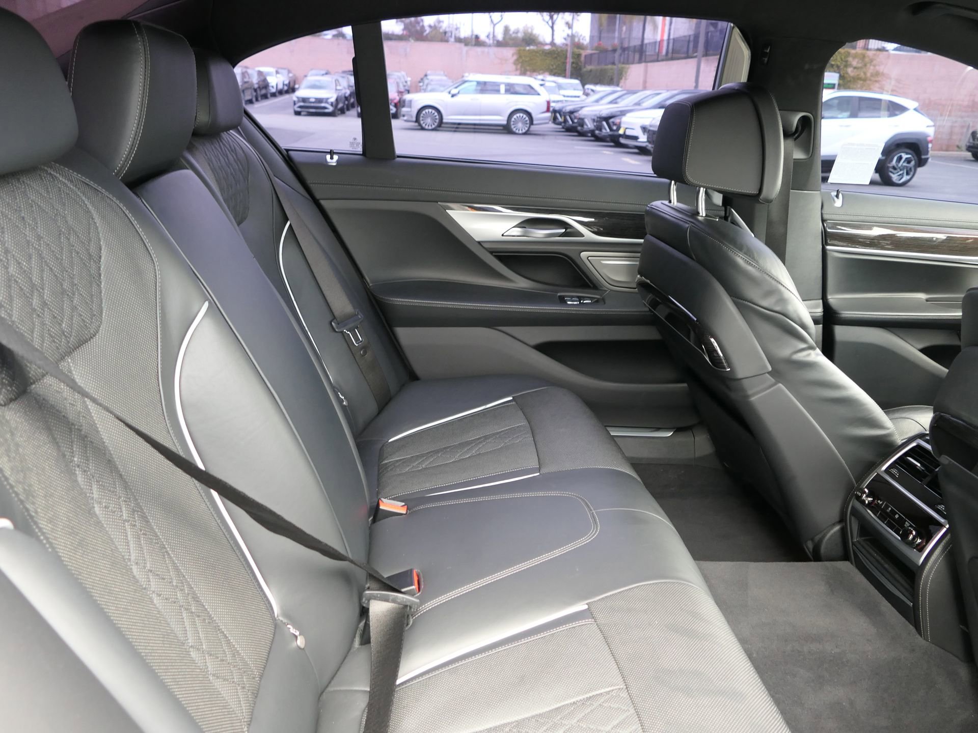 Used 2019 BMW 740i w/ M Sport Package RWD image 26