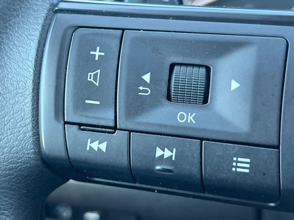 Certified 2024 Nissan Rogue SV FWD image 10