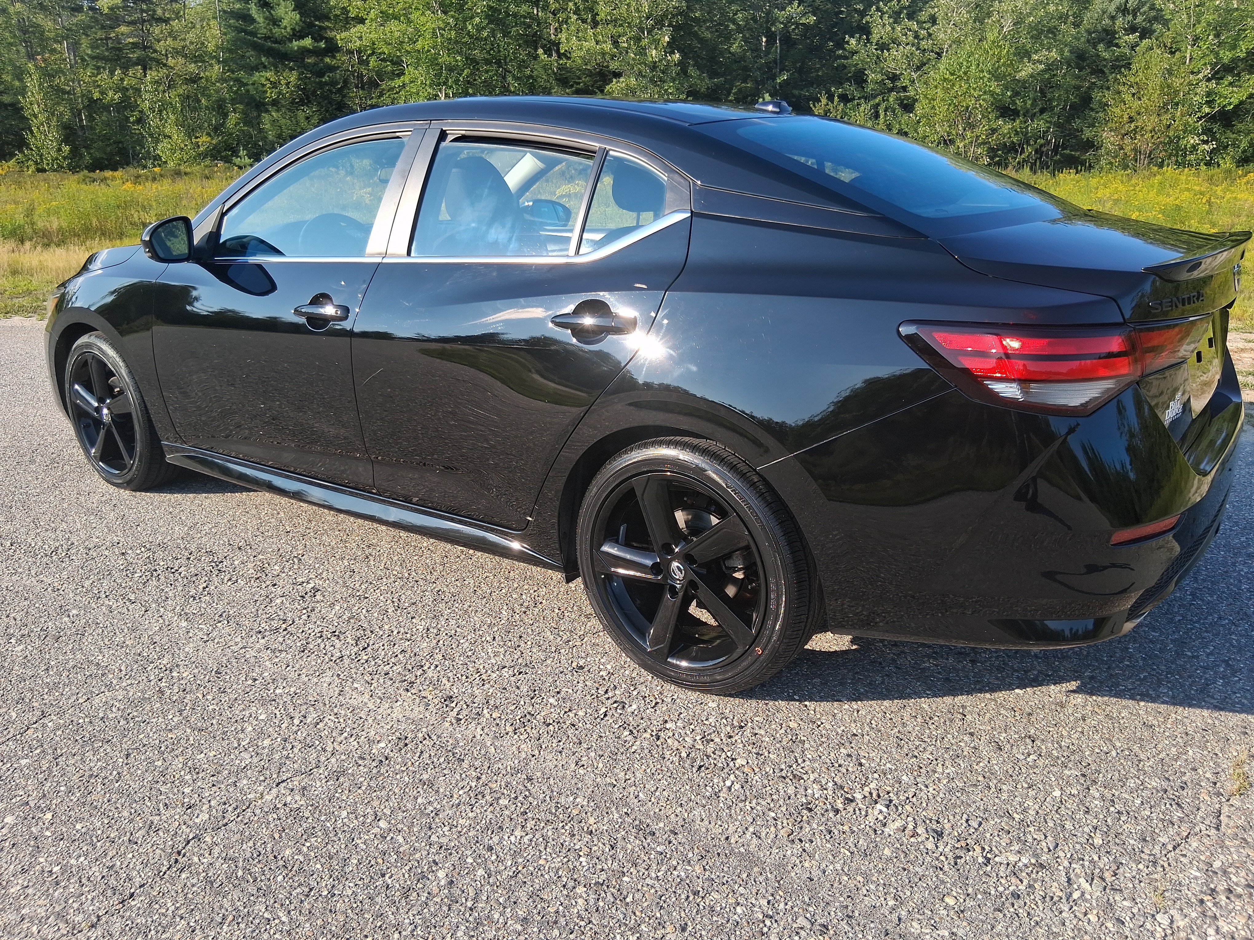 Certified 2023 Nissan Sentra SR w/ Midnight Edition Package FWD image 7