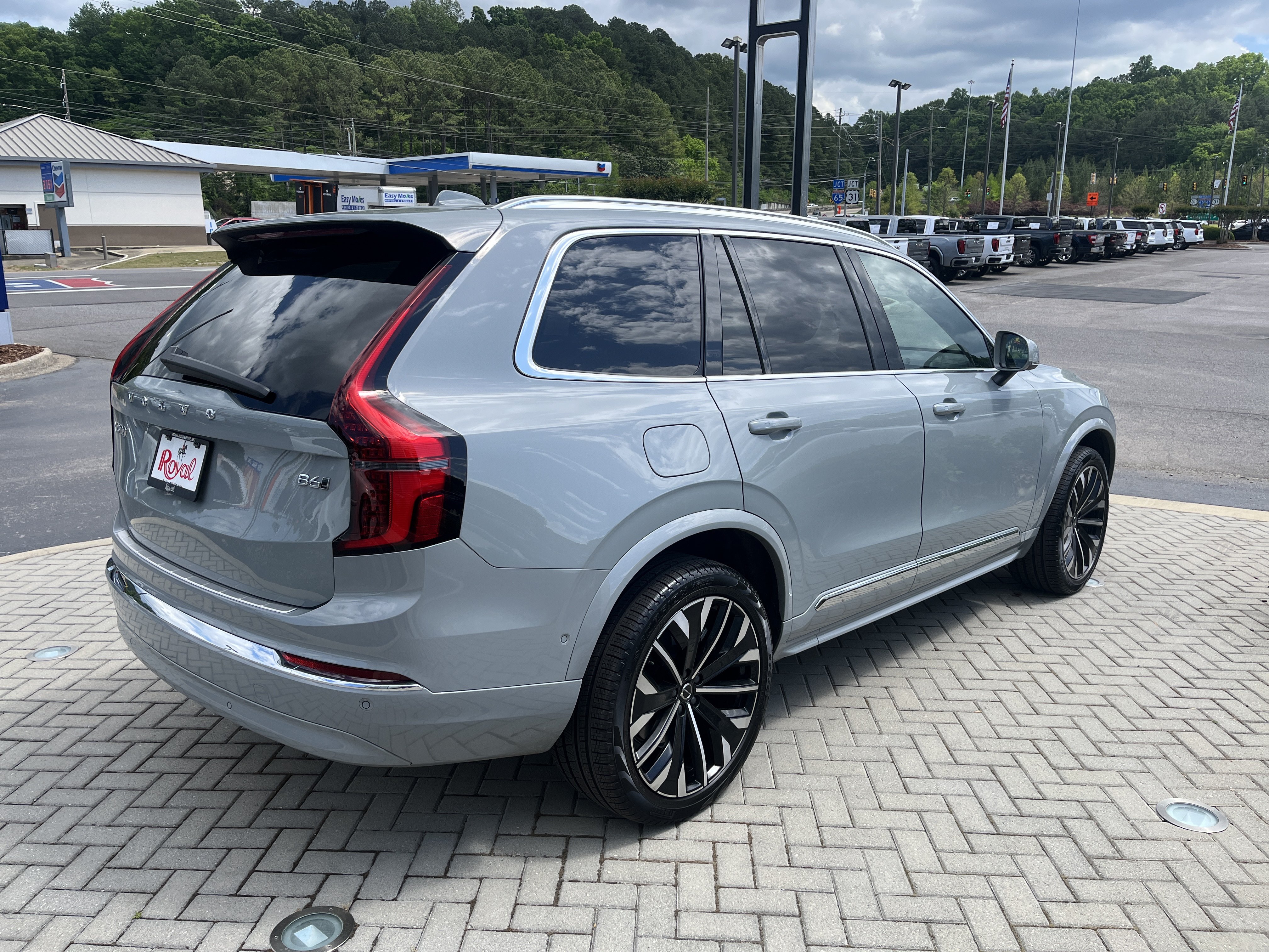 New 2026 Volvo XC90 B6 Plus w/ Protection Package Premier AWD/4WD image 5