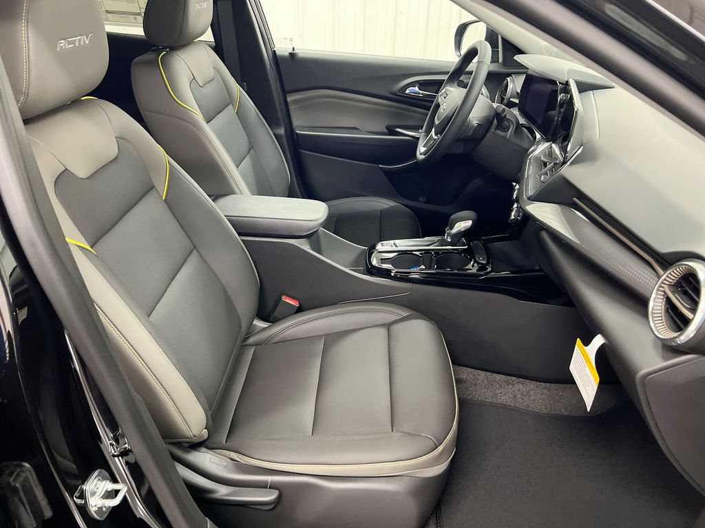 Used 2025 Chevrolet Trax ACTIV w/ Driver Confidence Package FWD image 21