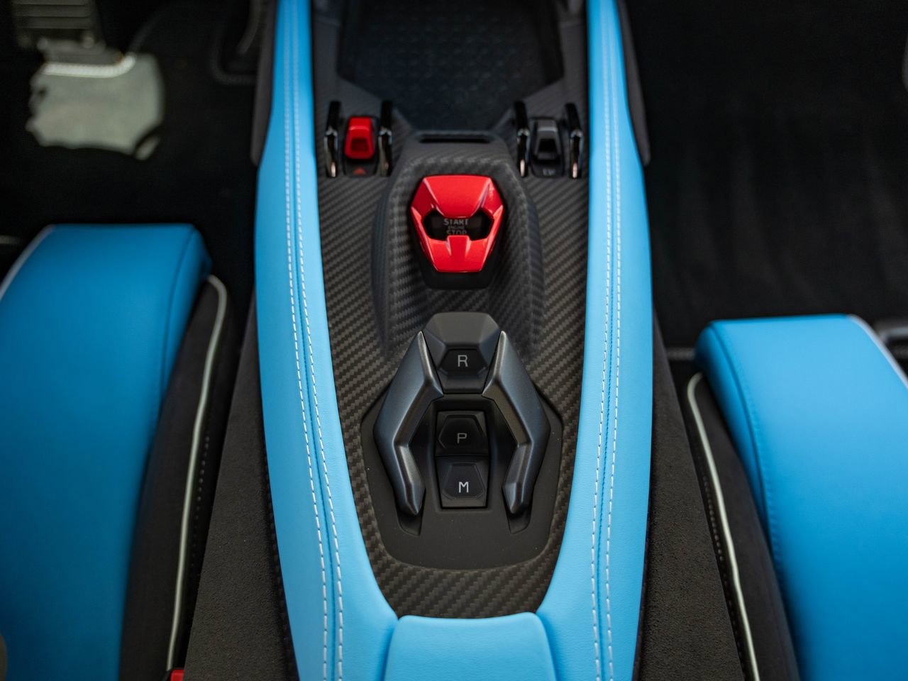 Used 2025 Lamborghini Revuelto image 18