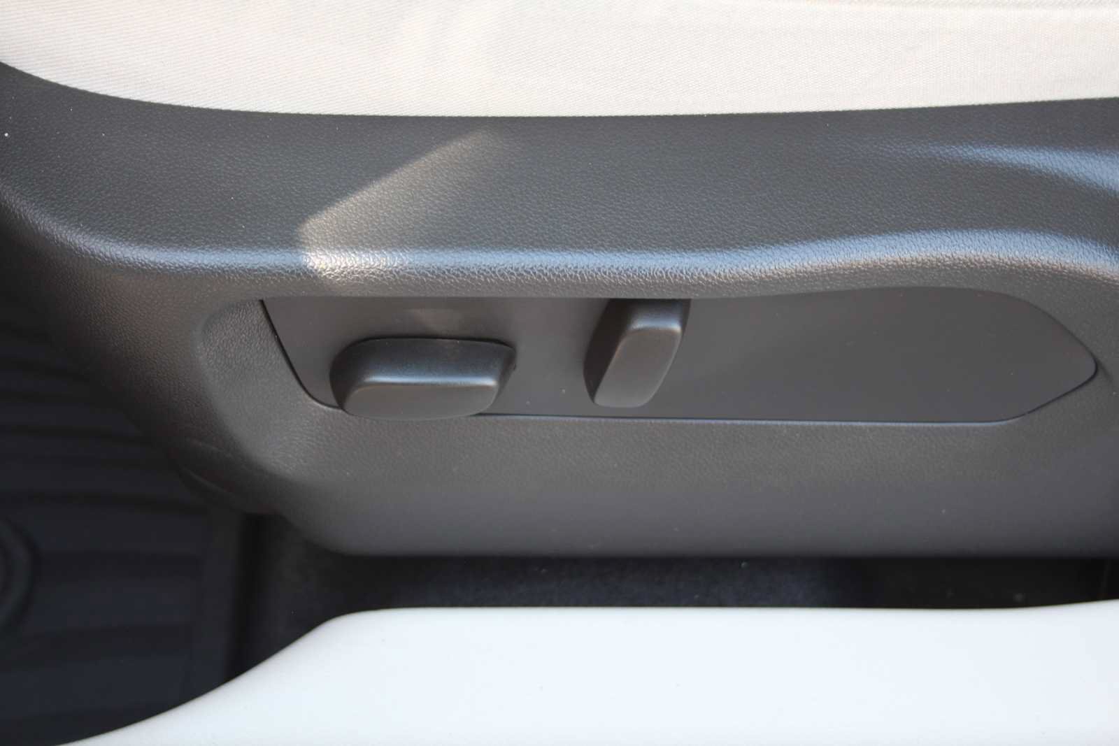 Used 2023 Buick Envision Avenir FWD image 27