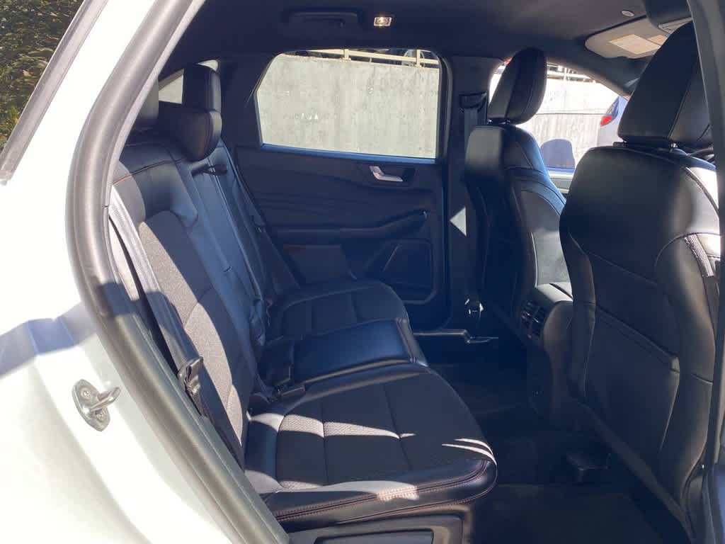 Used 2025 Ford Escape ST-Line Select AWD/4WD image 16