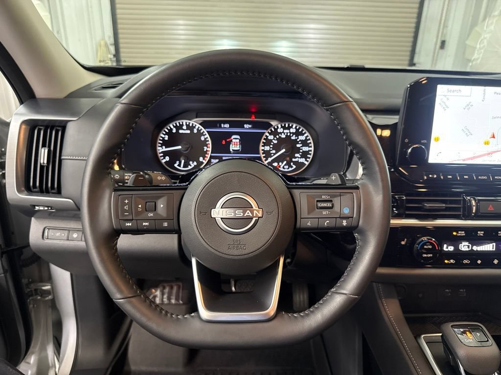 Used 2025 Nissan Pathfinder SL w/ Black Appearance Package FWD image 32